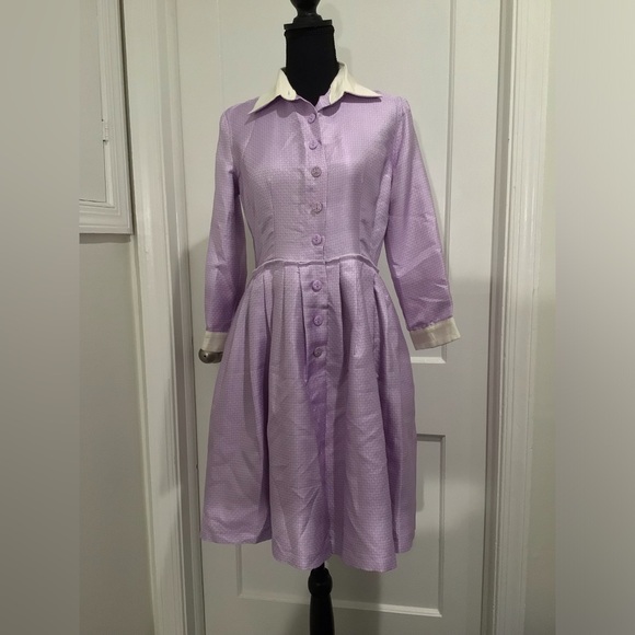 Lavender dress with collar and buttons - Picture 9 of 10